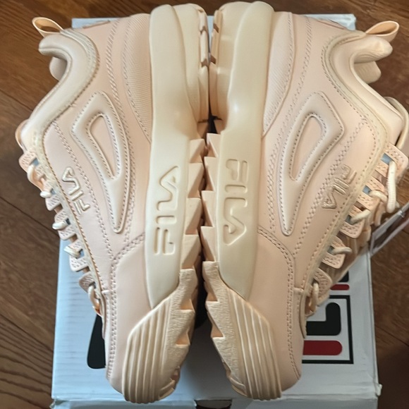 PEACH Women’s FILA DISRUPTORS - Picture 3 of 5